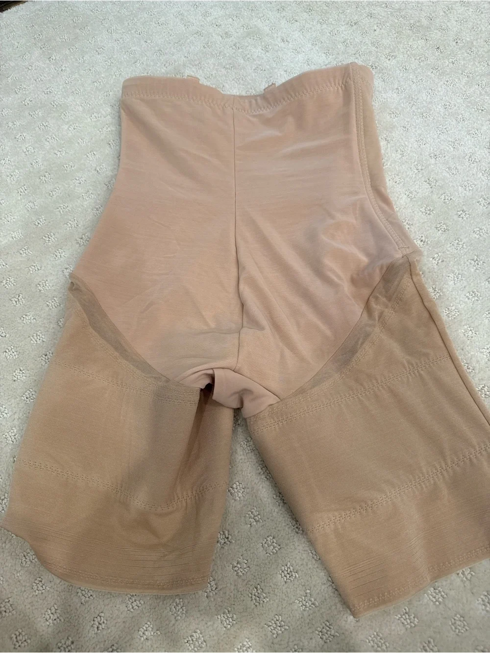 Honeylove Sculptwear High Waist Mid-Thigh Shapewear Shorts Nude Beige M